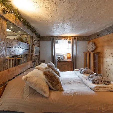 Petit Authentique Avec
